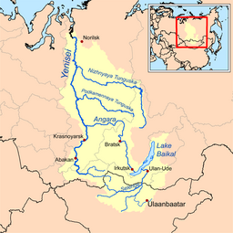Floden Angara i centrala Sibirien