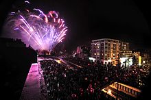 Photo du feu d'artifice pour les 100 ans du Grand Boulevard au niveau du Croisé-Laroche.