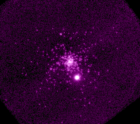 NGC 6752 en lumière ultraviolette par le télescope UIT (Ultraviolet Imaging Telescope).