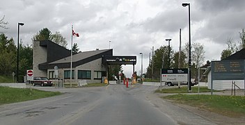 Route 219 begins at Hemmingford border crossing.