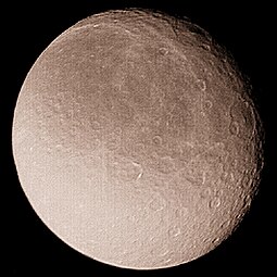 Rhea set fra rumsonden Voyager 1