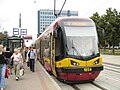 Straßenbahn-Gelenktriebwagen Pesa Swing, hier als 122Nal in Łódź