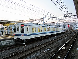 館林駅に停車中の小泉線下り電車