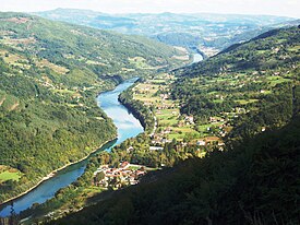 Vue de Perućac et de la Drina