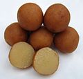 Bombons de marzipã, em forma de batatas