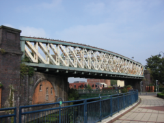 El puente Braunstone Gate, que antes soportaba la línea principal del ferrocarril del Great Central Railway de Mánchester a Londres, se demolió en el otoño de 2009.