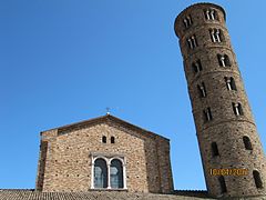 Bíforas paleocristianas, del basílica de San Apolinar el Nuevo en Rávena. Siglo VI.