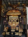 Le plus grand mikoshi du Japon au Tomioka Hachiman-gū.