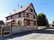 Ferme (XVIIIe-XIXe), 3 place de la Mairie.