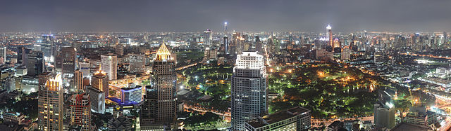 Toàn cảnh Bangkok về đêm nhìn từ công viên Lumphini