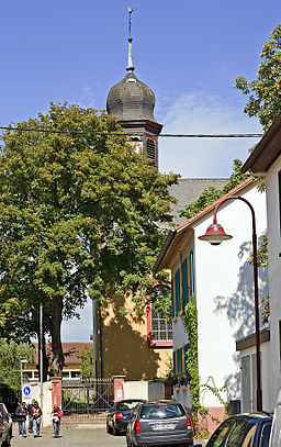 Kyrka i Gensingen.