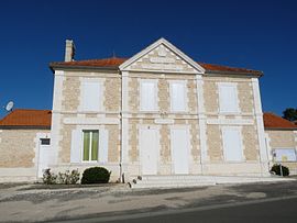 The town hall in Neuvicq