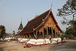 Budhisttemplet Wat Mahathat i Luang Prabang i Laos Commons Quality Image.