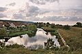 Der Wassergraben der Festung mit einer der Bastionen