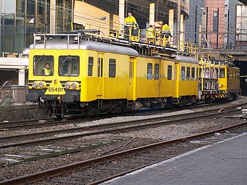 ES-401 en 2004 à la gare de Bruxelles-Schuman.