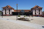 L'école du centre et la salle des fêtes-polyvalente de Champagney (Haute-Saône).