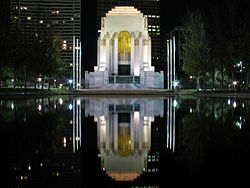 ANZAC Memorial di notte