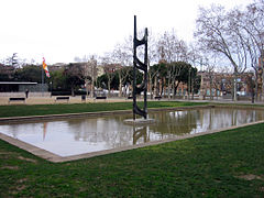 Evocació del treball (1961), d'Eudald Serra, Plaça Carles Buïgas.