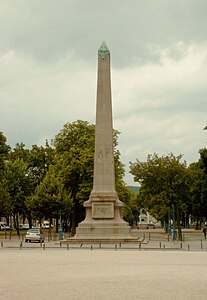 Obélisque de Nancy, amputé de ses ornements.