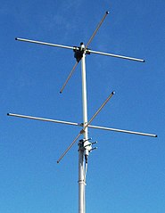 Two-element turnstile antenna for reception of weather satellite data, 137 MHz. Has circular polarization.