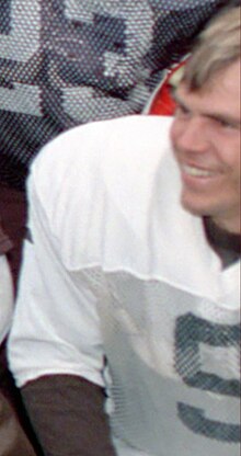 Matt Bahr with the Cleveland Browns (cropped).jpg