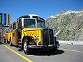 Oldtimer-Postauto der Marke Saurer auf dem Grimselpass