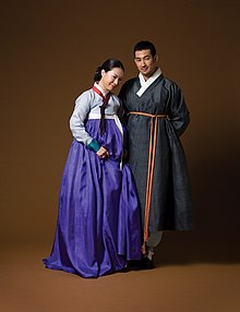 Hanbok (female and male).jpg