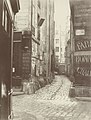 Charles Marville : Rue des Bourdonnais; l'impasse du même nom entre les nos 37 et 39, prise de la rue de la Limace, vers 1860.