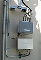 高度化PHS対応 基地局本体（京セラ製）2007年 下の白い箱は 無停電電源装置（UPS）
