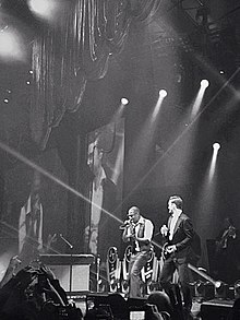 Description de l'image Justin Timberlake and Jay-Z singing Suit & Tie.jpg.