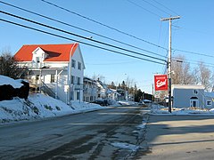 Principale street in Saint-François-Xavier-de-Brompton.