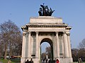Arcu de Wellington (Londres), llevantáu n'alcordanza de les victories britániques nes guerres napoleóniques.