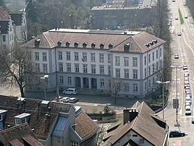 Bezirksgebäude Baden am ehemaligen Standort des Kapuzinerklosters