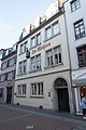 A Bonngasse 18 épülete, balra a Beethoven-ház (Bonngasse 20)