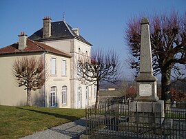 The town hall and war memorial in Chamberaud