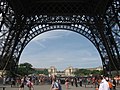 Il Palais de Chaillot visto da sotto la Tour Eiffel