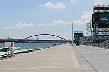 Sea Forest Waterway Tokyo (cropped).jpg