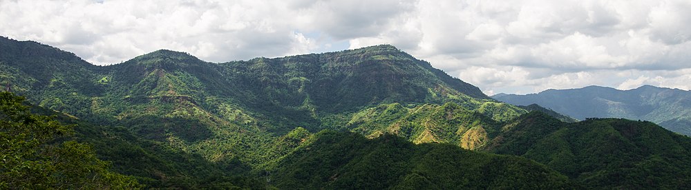 Panorama im Phetchabun-Gebirge (Amphoe Khao Kho) zu Beginn der Regenzeit