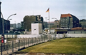 Berlijnse Muur bij Checkpoint Charlie 1982