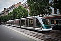 Un Eurotram en version 4 caisses, rue du Vieux-Marché-aux-Vins.