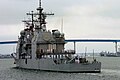 Vue arrière de l'USS Mobile Bay, en escale à San Diego (17 juin 2004)