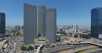 Les trois tours du centre Azrieli.