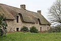 Chaumière bretonne à Plougoumelen (France).