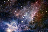 船底座OB1星協的圖像。川普勒14市中心右上角的巨大星團。