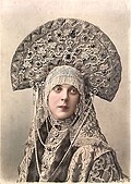 La principessa Ollga K. Orlova al ballo in maschera del 1903. Fotografia di Elena Mrozovskaja.