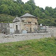 Capilla funeraria de Chambon-sur-Lac, Francia, siglos X a XII