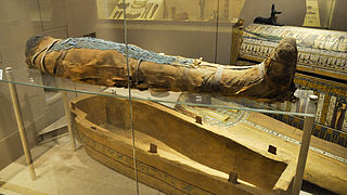 La mummia di Usai, figlio di Nehket, XXVI dinastia, parte della collezione egizia.