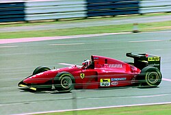 1994年イギリスGPにてゲルハルト・ベルガーがドライブする412T1B