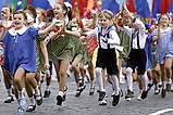 Enfants à la fête du 9 mai, jour de la Victoire