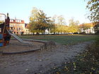 Gesamtansicht des Futranplatzes mit Kinderspielplatz